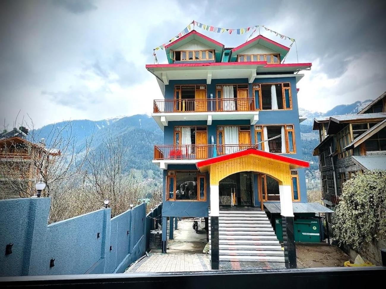 Hotel Sakura Palace Manāli Buitenkant foto
